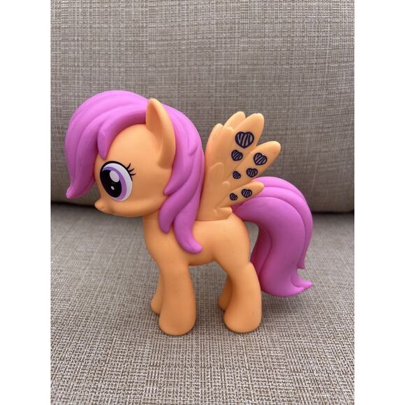 Hasbro 2012 My Little Pony G4 Design A Pony Wild Rainbow Scootaloo Rare HTF MLP - Picture 3 of 9